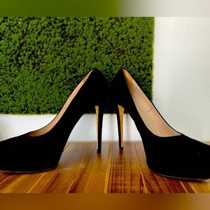 Black, suede, power heels